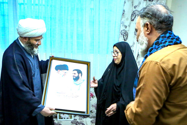 دیدار رئیس سازمان تبلیغات اسلامی با خانواده شهید هنرمند پوریا شهبازی