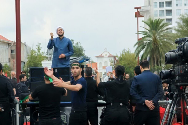 منبر برای یک هیأت بی‌صدا!