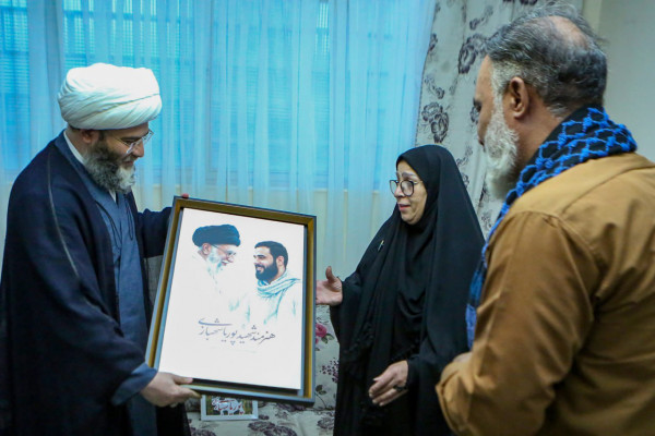 دیدار رئیس سازمان تبلیغات اسلامی با خانواده شهید هنرمند پوریا شهبازی