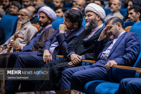 رونمایی از مستند پرواز در مه